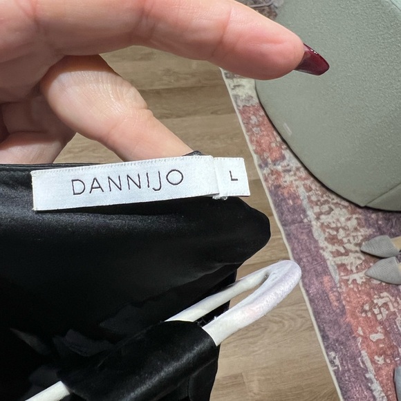 DANNIJO Black Satin Garment - Picture 4 of 6